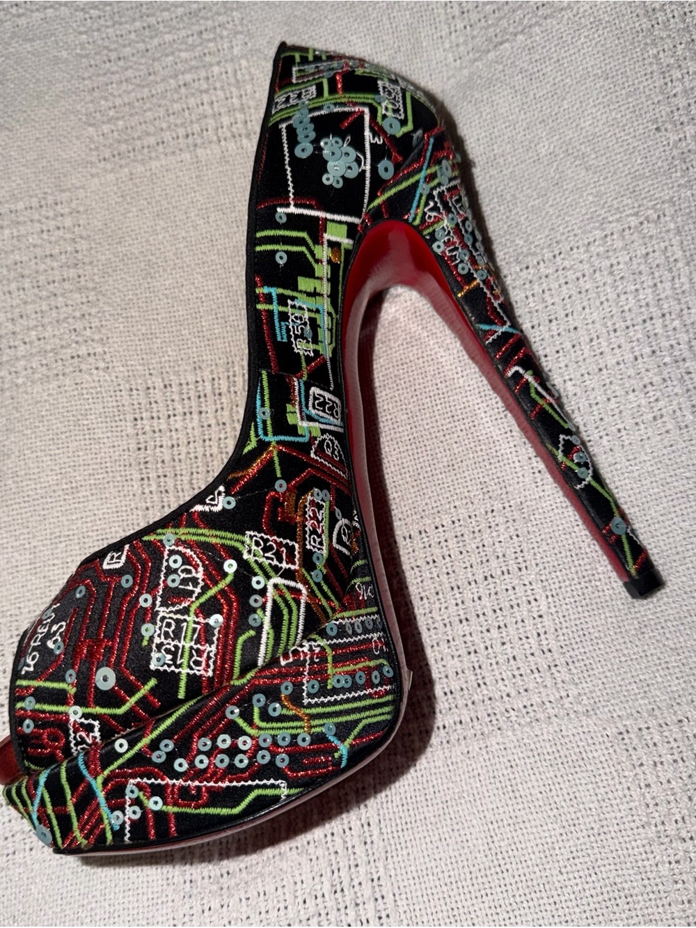Brand new rare! Christian Louboutin Black Multicolor geek Print Stiletto Pumps
